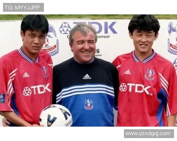 足球明星为抗击疫情齐心协力共同鼓掌传递希望与力量